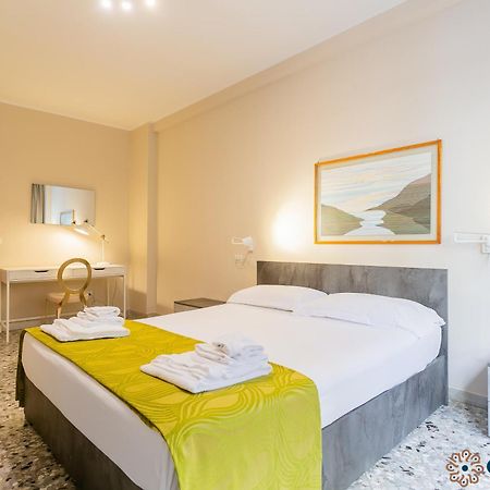 Piccinni Guesthouse By Apulia Accommodation Bari Esterno foto